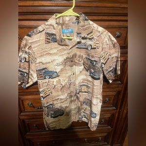 Kai Hawaiian Button Up size Medium